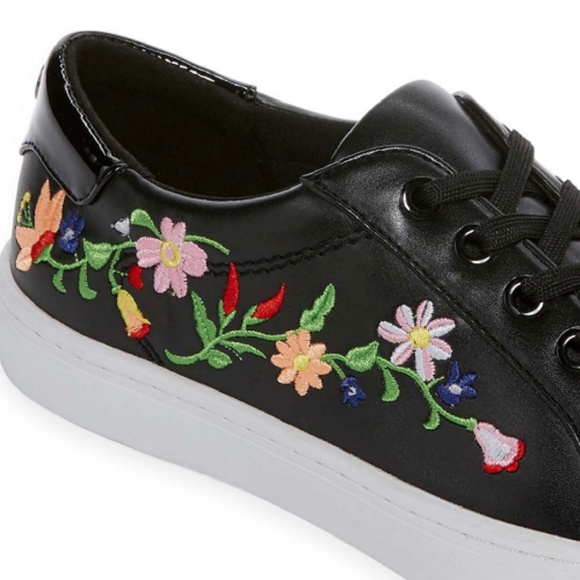 liz claiborne tennis shoes